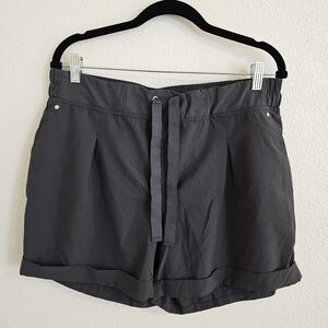 MPG Mondetta Performance Gear Pleated Stretch Cuffed Travel Shorts | Size Large